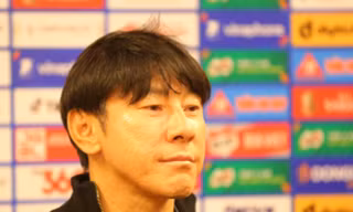 HLV Shin Tae-young: 'Trọng tài đã thiếu chính xác trong khi Việt Nam lại quá mạnh'