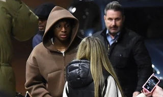 Patrick Dorgu đã có mặt tại Manchester, và đây là những điều cần biết về tân binh sẽ giải bài toán hậu vệ trái MU