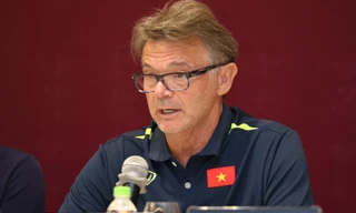 HLV Troussier: 'Nhiệm vụ của tôi là thúc đẩy cầu thủ vượt ngưỡng, bứt phá ở tầm châu lục'