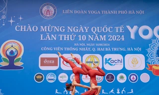 Hơn 2.000 người yêu yoga đồng diễn chào mừng Ngày Quốc tế Yoga lần thứ 10