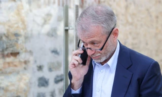 Hé lộ cuộc sống lưu vong bí mật của Roman Abramovich