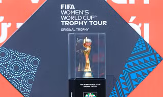Cận cảnh Cúp Vàng World Cup nữ tại Hà Nội