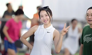 Diễn viên Huỳnh Hồng Loan dẫn đầu cuộc đua Người đẹp Pickleball