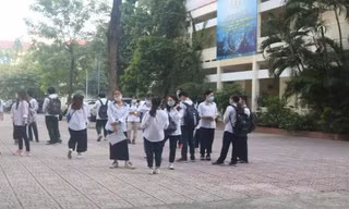  Đề thi Văn THPT: Bàn về việc trân trọng cuộc sống mỗi ngày, phần NLVH “gọi tên” Đất nước