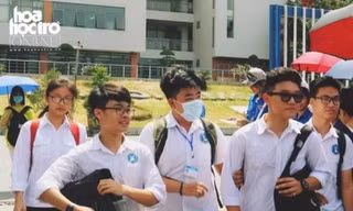 Học sinh Hà Nội kết thúc kỳ tuyển sinh lớp 10 THPT công lập với bài thi Toán