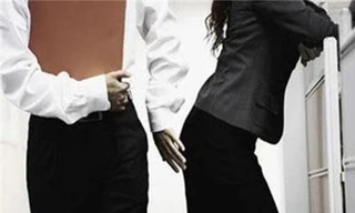 Khổ vì 'dê xồm' công sở