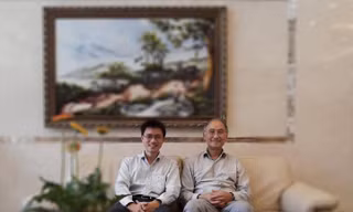 Tiến sĩ, bác sĩ Lương Cần Liêm và tác giả.