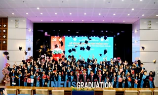 Quản lí tài chính người học không dùng tiền mặt: Lợi cả đôi đường