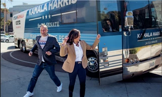 Phó Tổng thống Kamala Harris qua những bức hình lần đầu được công bố trong hồi ký