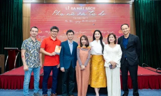 Chuyên gia thời tiết và bác sĩ nổi tiếng trên facebook cùng dự lễ ra mắt sách Phụ nữ và Tự do của tác giả Hồng Nguyễn
