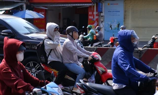 TPHCM cuối tuần nắng nóng diện rộng, mưa trái mùa vào chiều tối