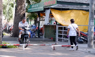 Cận cảnh loạt vỉa hè được đề nghị tháo thanh chắn xe máy ở TPHCM