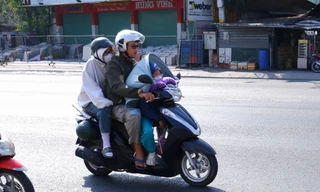 TPHCM tiếp tục nắng gắt, giữa tuần có 'mưa vàng'