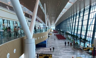 Nhà ga T3 sân bay Tân Sơn Nhất bị dột nước 