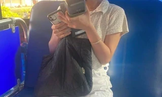 Đình chỉ nhân viên xe buýt tự ý thu thẻ sinh viên của khách