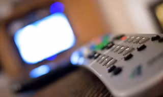 Giết bạn trai bằng điều khiển TV