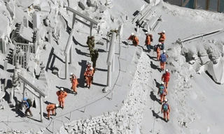 Lực lượng cứu hộ tại núi lửa Ontake