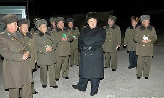 Ông Kim Jong Un đến thăm một đơn vị quân sự