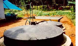 Người dân cần bảo đảm an toàn khi xuống hầm biogas. Ảnh minh hoạ.