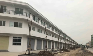 Hàng nghìn m2 đất 0 đồng đã được xây dựng thành những ki ốt giá tiền tỷ.