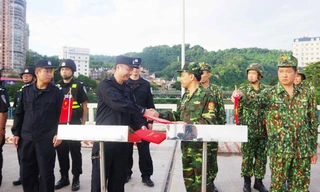  Chỉ huy trưởng tuần tra hai Bên ký kết biên bản tổng kết tuần tra liên hợp. 