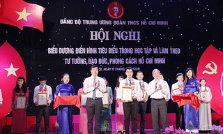 Anh Lê Quốc Phong, Bí thư thứ nhất T.Ư Đoàn biểu dương các gương điển hình học tập Bác. 