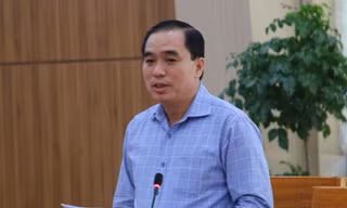 Chủ tịch Phú Quốc: ‘Đập căn nhà cả tỷ bạc, xót lắm, nhưng không thể không làm’