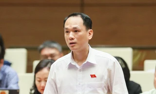 Kể chuyện Bác Hồ phong tướng, đại biểu đề nghị quy định cụ thể tiêu chuẩn, tiêu chí trong luật