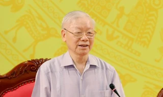 'Phát huy vai trò gương mẫu, đi đầu trong xây dựng, chỉnh đốn Đảng'