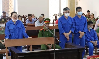 Vụ án 'bà trùm' Mười Tường: Hai cựu cán bộ công an An Giang bị xét xử tội 'Rửa tiền'