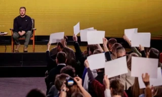 Tổng thống Ukraine Volodymir Zelensky trong cuộc họp báo cuối năm ngày 19/12. (Ảnh: Reuters)