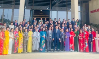 Hơn 100 kiều bào tiêu biểu tham dự tọa đàm về chính sách, pháp luật tại văn phòng Quốc hội