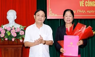 Đồng Tháp công bố quyết định về công tác cán bộ