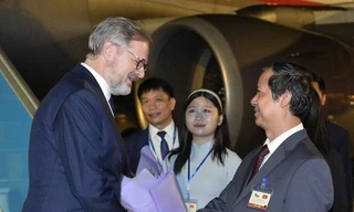 Thủ tướng nước Cộng hòa Séc bắt đầu chuyến thăm chính thức Việt Nam