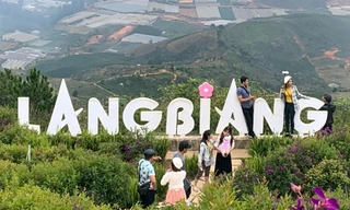 Tạm dừng tham quan khu du lịch Lang Biang sau vụ nữ du khách tử vong 