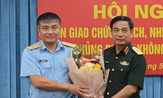 Bàn giao chức trách, nhiệm vụ Tư lệnh Quân chủng Phòng không - Không quân