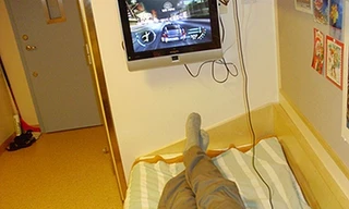 Tù nhân Thụy Điển được dùng di động, máy tính