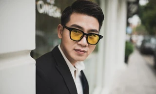 Nam ca sĩ Việt Tú.