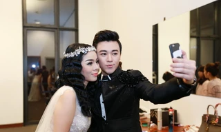 MC Phan Anh và Lệ Quyên trong hậu trường liveshow của cô.