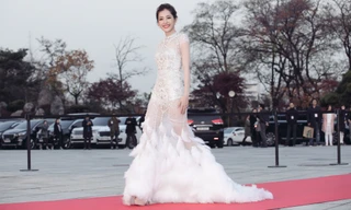 Chi Pu quyến rũ trên thảm đỏ Hàn Quốc, bất ngờ thắng giải 'Ngôi sao mới'