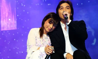 Cặp song ca vàng một thời Phi Nhung - Mạnh Quỳnh.