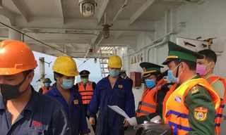 Biên phòng Quảng Bình tăng cường kiểm soát và chặn tàu đến từ Trung Quốc cập bờ