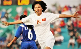 Đội trưởng Kim Chi cùng bóng đá nữ Việt Nam 4 lần vô địch SEA Games. Ảnh: Nhân vật cung cấp