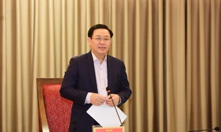 Bí thư Thành ủy Hà Nội Vương Đình Huệ phát biểu tại cuộc họp 