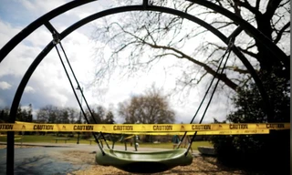 Một khu vui chơi trẻ em ở Seattle, bang Washington, đóng cửa hôm 24/3 vì dịch COVID-19Ảnh: Reuters