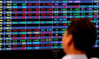 Thị trường chứng khoán lao dốc trong những ngày qua