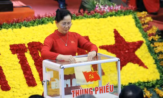 Bỏ phiếu bầu Ban chấp hành Đảng bộ tỉnh Hà Nam nhiệm kỳ 2020-2025 Ảnh: hoàng Mạnh Thắng 