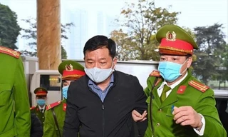 Ông Đinh La Thăng tại tòa án Hà Nội vào tháng 1/2021 