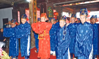 Áo dài đàn ông trong di sản
