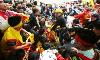 Lên kịch bản để hội Gióng hết phản cảm